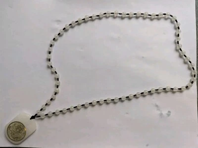 Collar Colgante Buda Dragón con Vidrio Blanco y Cuentas Jade Nefrita Blanca  Foto 1 de 4