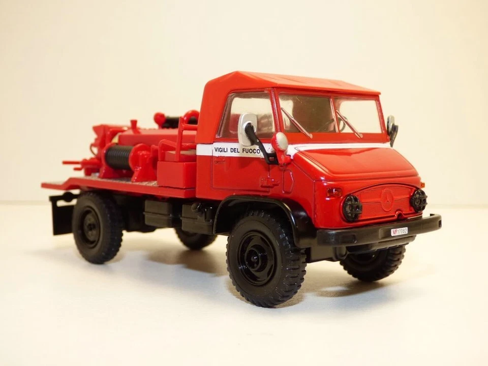 Camion POMPIERS MERCEDES UNIMOG 1/43 - Image 1 of 1