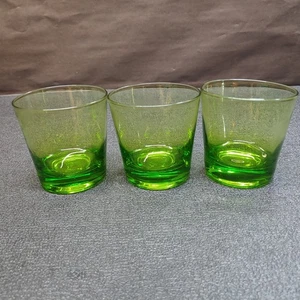 Set di 3 bicchieri in vetro verde 3,25" - Foto 1 di 4