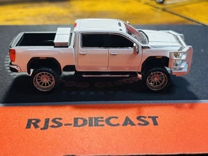 Greenlight 2022 GMC Sierra 3500HD White1/64  Custom - Picture 1 of 3