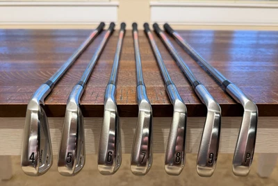 Juego de plancha Srixon ZX7 MKII 4-PW NS Pro Modus 3 Tour 105 g regular flexible acero diestro Foto 1 de 4