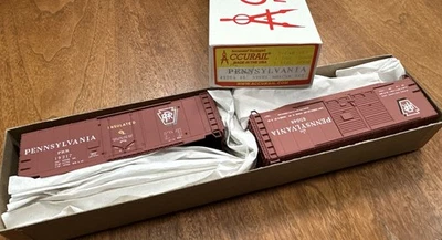 Accurail HO Kit #1204 2 Pack 40’ Steel Boxcar Set Plug/Dbl Dr Pennsylvania RR NY - Image 1 of 4