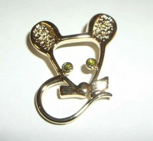 VINTAGE SARAH COVENTRY SILVERTONE GREEN RHINESTONE EYES MOUSE BROOCH - Picture 1 of 4