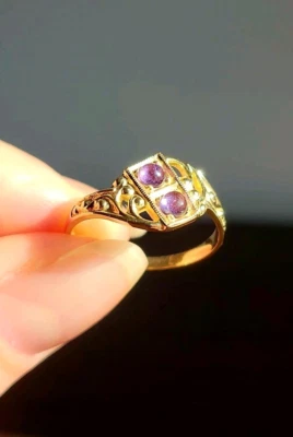 Anillo vintage de oro amarillo de 14 quilates con cabujón amatista Art Deco de la década de 1930 6,75 Foto 1 de 4