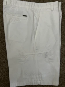 MENS GREG NORMAN WHITE CARGO SHORTS SZ. 32 - Picture 1 of 5