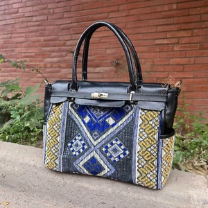 Bandolera y bolso de hombro de cuero con estilo artesanal para mujer - Imagen 1 de 7