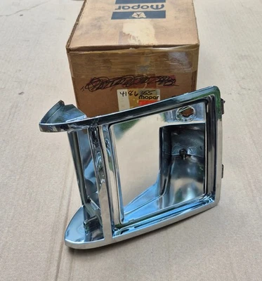 1978 1979 Chrysler Cordoba NOS MoPar Left PARK CORNERING LAMP HOUSING - Image 1 of 4