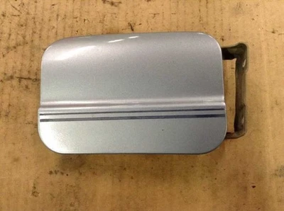 77 78 79 80 81 82 83 84 85 MERCEDES BENZ 300D 300TD 气体燃料填料门襟 — 第 1/4 张图片