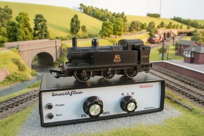 Model Train Controller Kit. New Compact Case. - Image 1 of 4