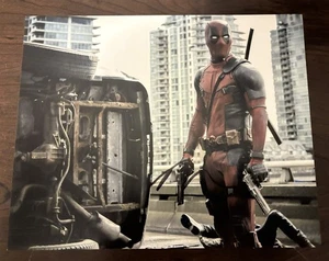 Ryan Reynolds Marvel DEADPOOL Autographed Signed 10x8 Photo AUTO *WITH PROOF* #2 - Picture 1 of 3
