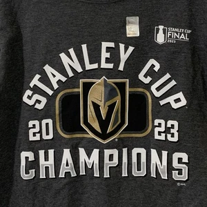 Camicia VGK Vegas Golden Knights NHL Stanley Cup Champs 2023 unisex adulto S grigia  - Foto 1 di 4