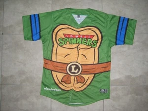 Camiseta deportiva de béisbol LOWELL SPINNERS TMNT de las Tortugas Ninja Teenage Mutant Ninja firmada nocturna - Imagen 1 de 12