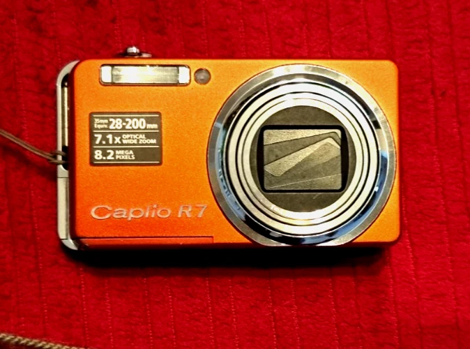 美品】【スマホ転送OK】リコー RICOH Caplio R7 オレンジ 【公式通販】