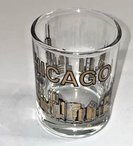 Vaso de chupito de vidrio transparente recuerdo horizonte artículos de bar coleccionables Chicago - Imagen 1 de 7