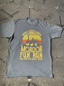 Middle Earth’s Annual “Mordor Fun Run” Gray Tee-Shirt size LARGE  - Picture 1 of 12