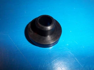 NEU Kraftstoffleitungsbuchse/Tülle PASST ZU JOHN DEERE M149638 KOSTENLOSER VERSAND - Bild 1 von 1