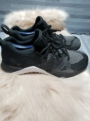 Nike Metcon Flyknit 3 Hombres Zapatos de Entrenamiento Negro Blanco Foto 1 de 4