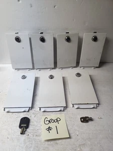 Coin Laundry Used Service Doors Lot of 7 OEM ESD & Greenwald 800 Lock & 2 Keys - Imagen 1 de 5