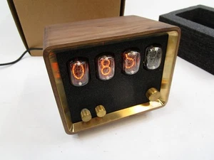 Retio Bluetooth/AUX Speaker &Clock Tube Radio - Picture 1 of 10