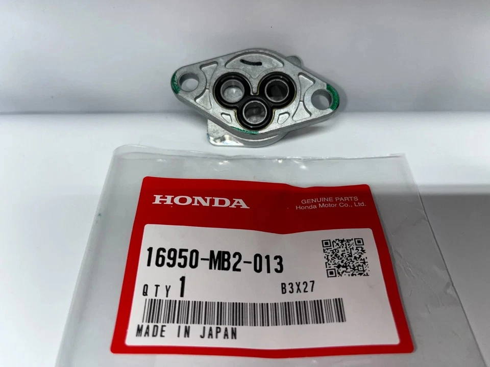# HONDA  Interceptor Fuel Gas Petcock Valve 16950-MB2-013 - Image 1 of 1
