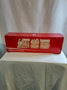 J C Penney. Set di 3 luci d'accento treno in porcellana.  Natale. Babbo Natale, pupazzo di neve.  - Foto 1 di 12