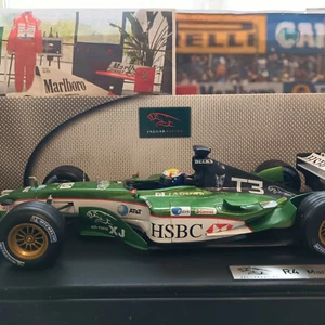 1/18 Jaguar Racing R4 Mark Webber 2003 Silverstone GP "Terminator 3" - Picture 1 of 9