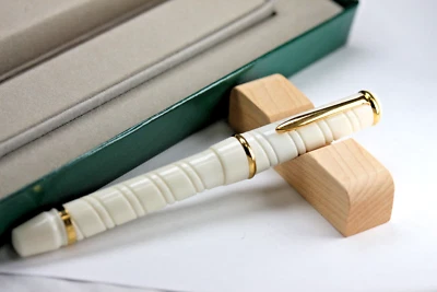 BEXLEY CABLE TWIST ROLLERBALL PEN IN WHITE   NEW IN BOX - Image 1 of 4