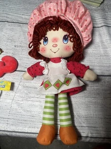 Basic Fun! 2021 Retro Strawberry Shortcake Spielzeug Puppe Plüschtier Stofftier 14 Zoll - Bild 1 von 4