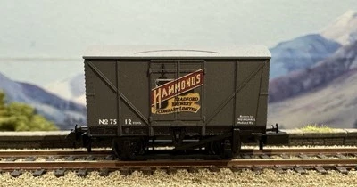 Peco NRC025 Hammonds Bradford Brewery Co Ltd N Gauge Wagon Exclusive & Limited