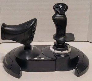 Joystick Thrustmaster T-Flight Hotas One per Xbox One Xbox X|S e Windows usato in ottime condizioni - Foto 1 di 14
