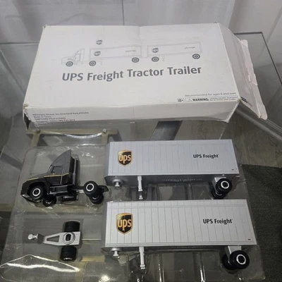 Vehículo de 18 ruedas de metal macizo de colección UPS Foto 1 de 4