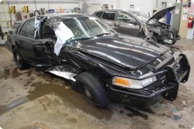 Enfriador de aceite de motor usado se adapta a: Ford Crown Victoria 2006 grado A Foto 1 de 4