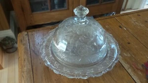 EAPG Antiguo Patrón Vidrio CUBIERTO PLATO DE MANTEQUILLA Pájaro y Fresa, Bluebird - Imagen 1 de 6