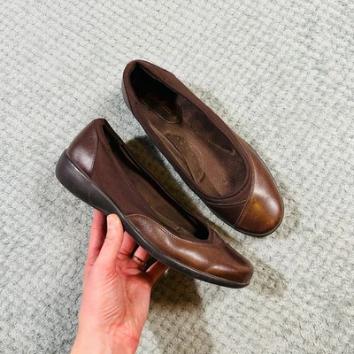 Zuecos de cuero vintage marrón chocolate punta redonda zapatos cómodos abrazos caminar Foto 1 de 4