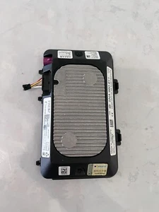 2021 VW TIGUAN Wireless smartphone charging station 5NA980611 OEM - Picture 1 of 7