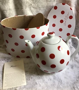 NUEVO Tetera Lunares Rojos Diseñador Rosanna con Caja Cerámica Blanca #18323 Retro - Imagen 1 de 8