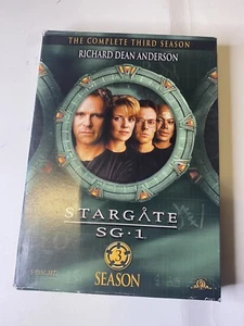 Stargate SG-1: Season 03 (DVD, 1999) Missing One Disc - Foto 1 di 6