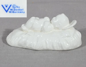 Hummel Goebel Figurine White Baby Jesus 214/A *TMK 4 (3 1/2" Long) - Picture 1 of 10