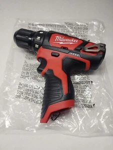 Trapano avvitatore a batteria M12 Milwaukee 2407-20 - (solo utensile) - Foto 1 di 4