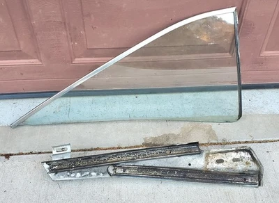 Cristal ventana trasera R 1/4 cuarto y extensión Ford Fairlane GT GTA 367 1967 66 1967 Foto 1 de 4