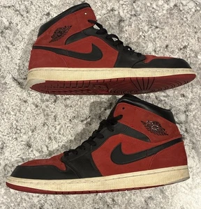 Air Jordan 1 Mid Reverse Banned Red Black Suede Leather (554724-610) Size 13 - Bild 1 von 13
