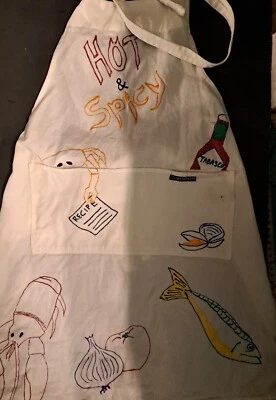 Delantal calidad caja y barril Upcycle pintado a mano mariscos y estampado tabasco  Foto 1 de 4