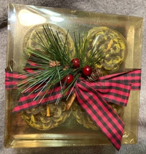 Cracker Barrel Pinecone Gift Set of 4 Candles 3" x 2.5" NIB - Picture 1 of 3