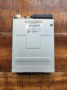 Samsung SFD-321B/LCPN2 , 1.44 Gray Floppy Disk Drive ,*No Bezel No Button* - Picture 1 of 10