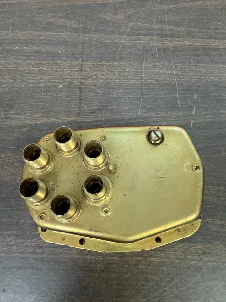 老式军用 M880 Power Wagon? 分销商帽潜水 NOS 722 — 第 1/4 张图片