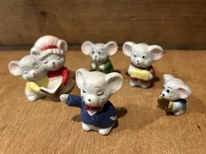 Vintage 5 Piece Mini Mouse Family Band Choir Figurines - Picture 1 of 4