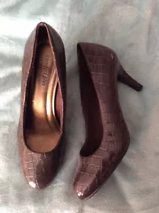 Comfort Plus brown faux reptile heels women’s 6 1/2 - Picture 1 of 2