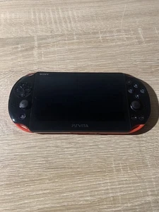 5669 PlayStation Vita PCH-2000 Rot/Schwarz Top GETESTET - Bild 1 von 13