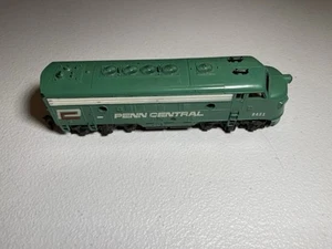 Mantua Tyco Green Penn central #9451 Ho scale Locomotive - Picture 1 of 5