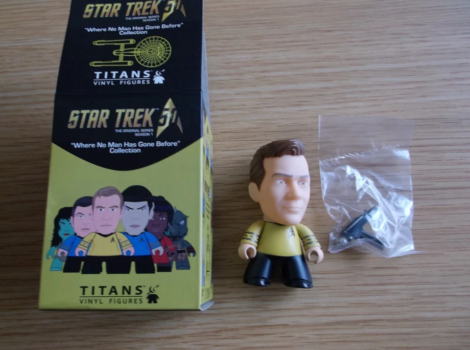POSTFREE UK Titans 3" Vinyl Figure STAR TREK - CAPTAIN KIRK With Phaser POSTFREE - Image 1 of 1